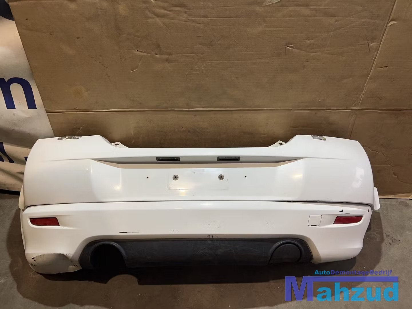 VOLVO C30 Wit achterbumper bumper achter 2006-2013, Arrière, Gunnar Engellaus vag 8
405 31  Gothenburg, SE, Pare-chocs, Info@volvocars.com