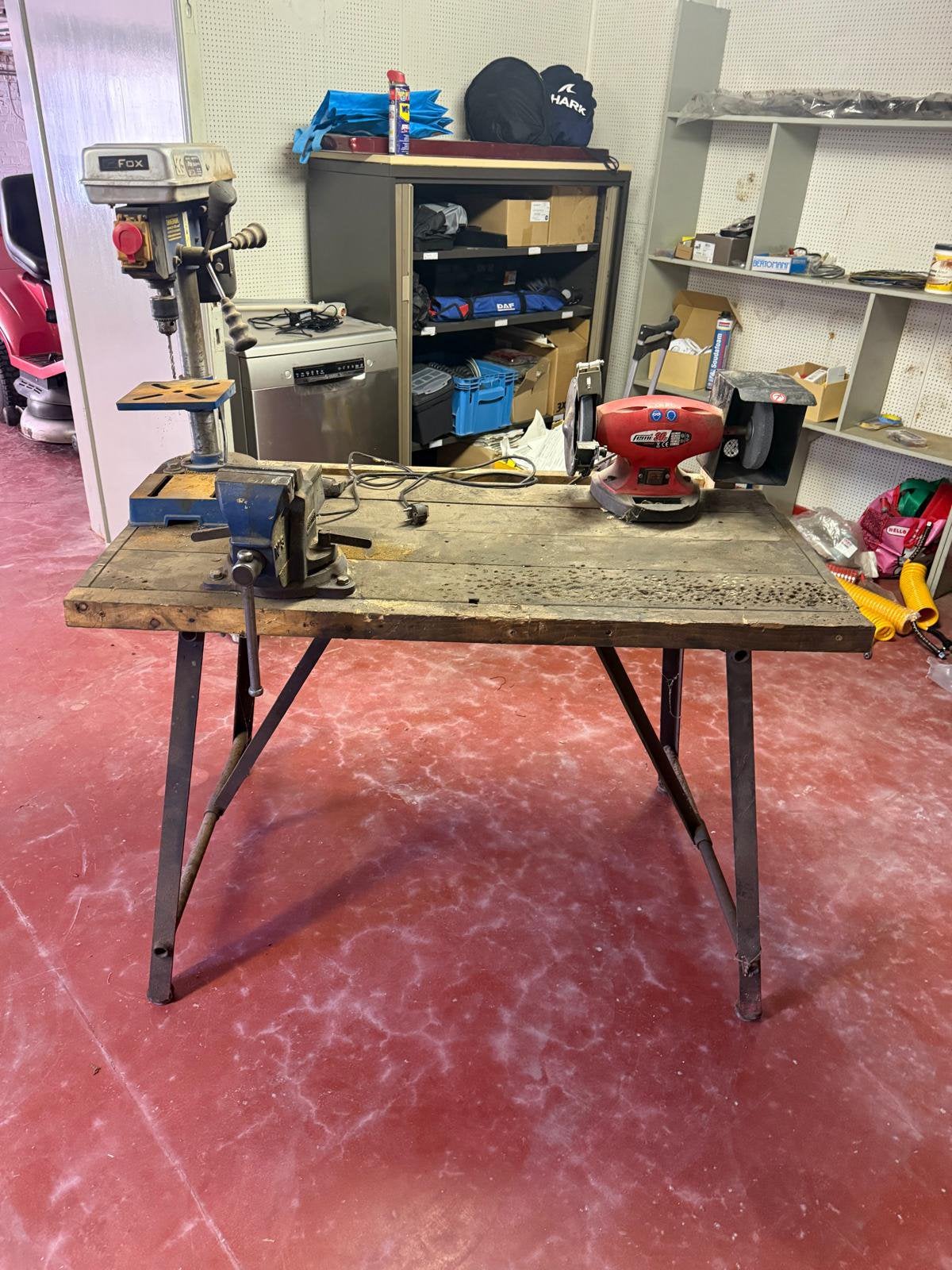 établi de mécanicien / bricoleur équipé de plusieurs ., Bricolage & Construction, Enlèvement, Comme neuf