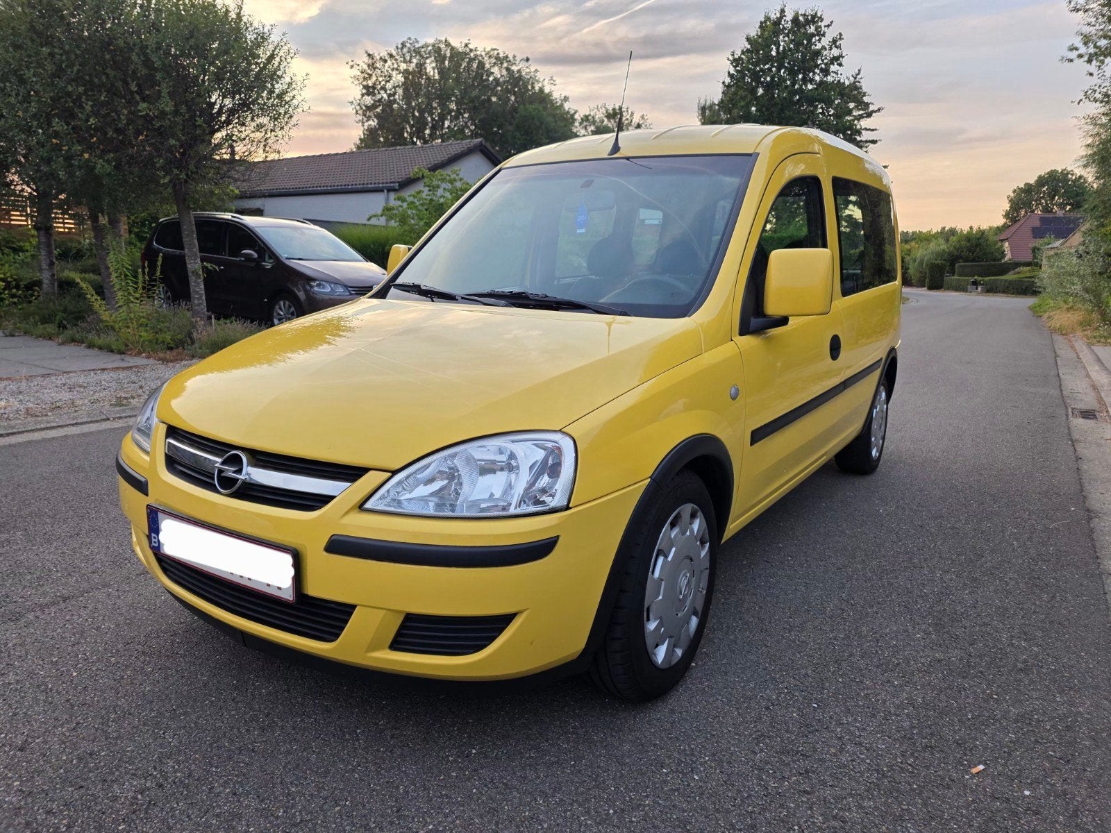 Opel Combo 1.4 benzine / 66000 km / Airco / Blanco Gekeurd, Auto's, Voorwielaandrijving, Dealer onderhouden, Geel, Particulier