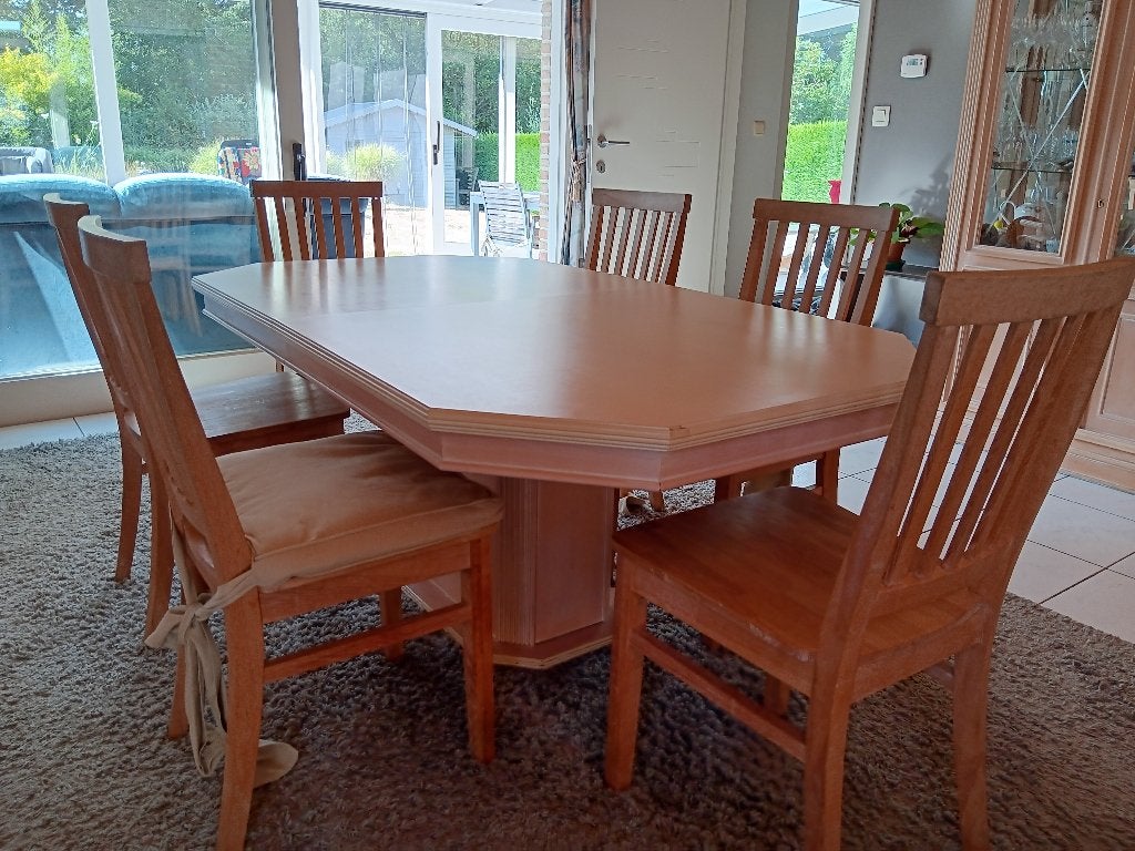 Gratis tafel  met 6 stoelen, Huis en Inrichting, Ophalen, Overige materialen, Gebruikt, 50 tot 100 cm