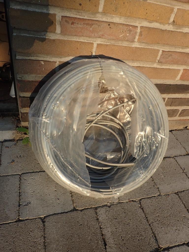 internet kabel Rol van 200 meter nog in verpakking, Computers en Software, Pc- en Netwerkkabels, Ophalen, Nieuw
