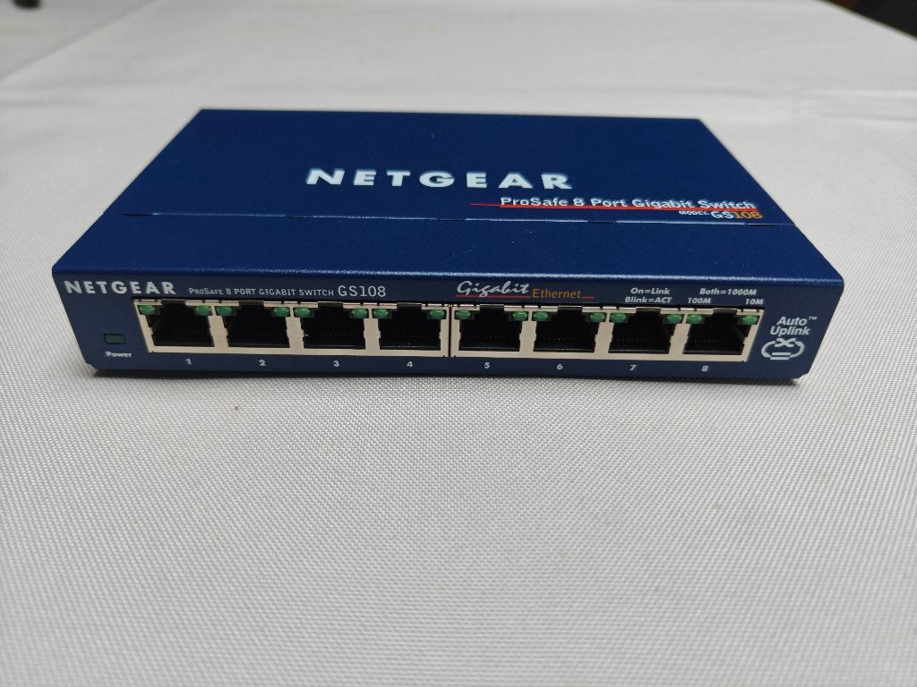 Netgear GS108 8-port gigabit switch, Computers en Software, Netwerk switches, Ophalen of Verzenden