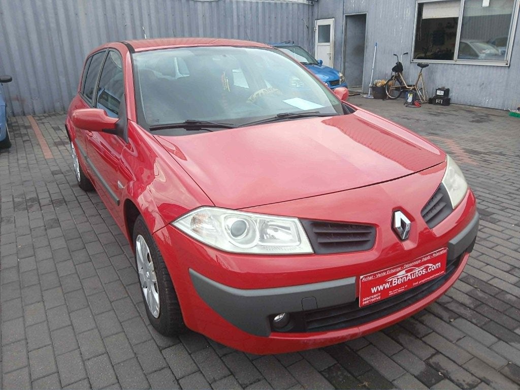 renault megane essence, Parkeersensor, Zwart, 72 kW, Bedrijf