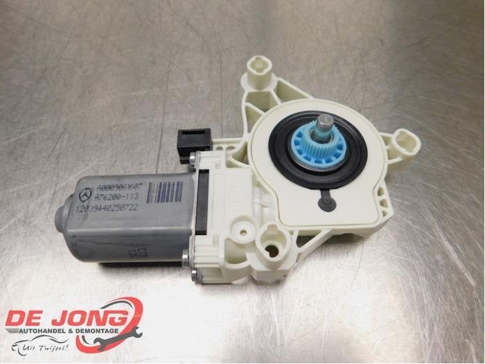Moteur de vitre portière d'un Mercedes CLA, 3 mois de garantie, Utilisé, -, -