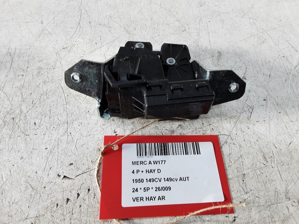 SERRURE COFFRE Mercedes-Benz A (177.0) (A0997400400), Mercedes-Benz, Mevr. I. Hauben, Haillon arrière, Utilisé