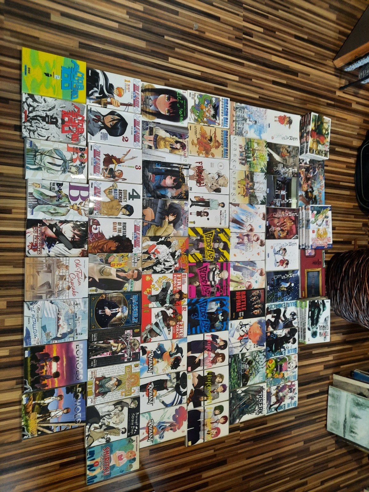 76 mangas en français, Livres, Plusieurs comics, Enlèvement ou Envoi, Comme neuf, Europe