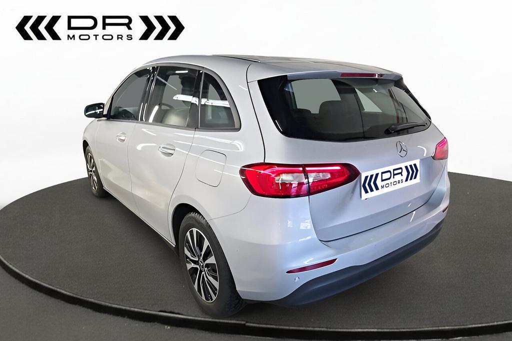 Mercedes-Benz B 180 PARKEERASSISTENT - VERWARMDE ZETELS - C, 0 kg, Monovolume, 4 cilinders, 124 g/km