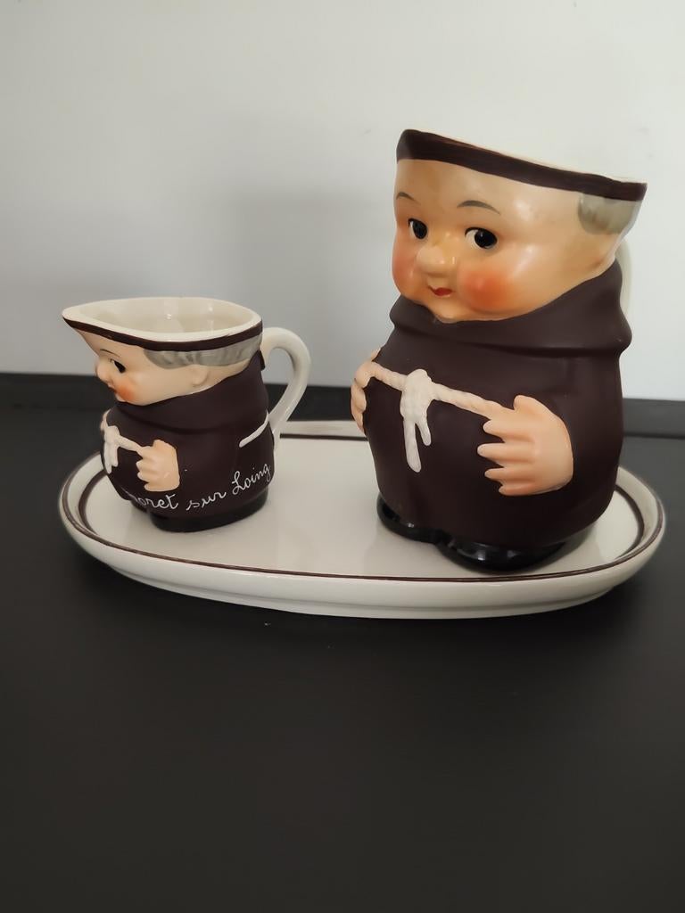 Porseleinen melkkannetjes en pepervaatje, Ophalen