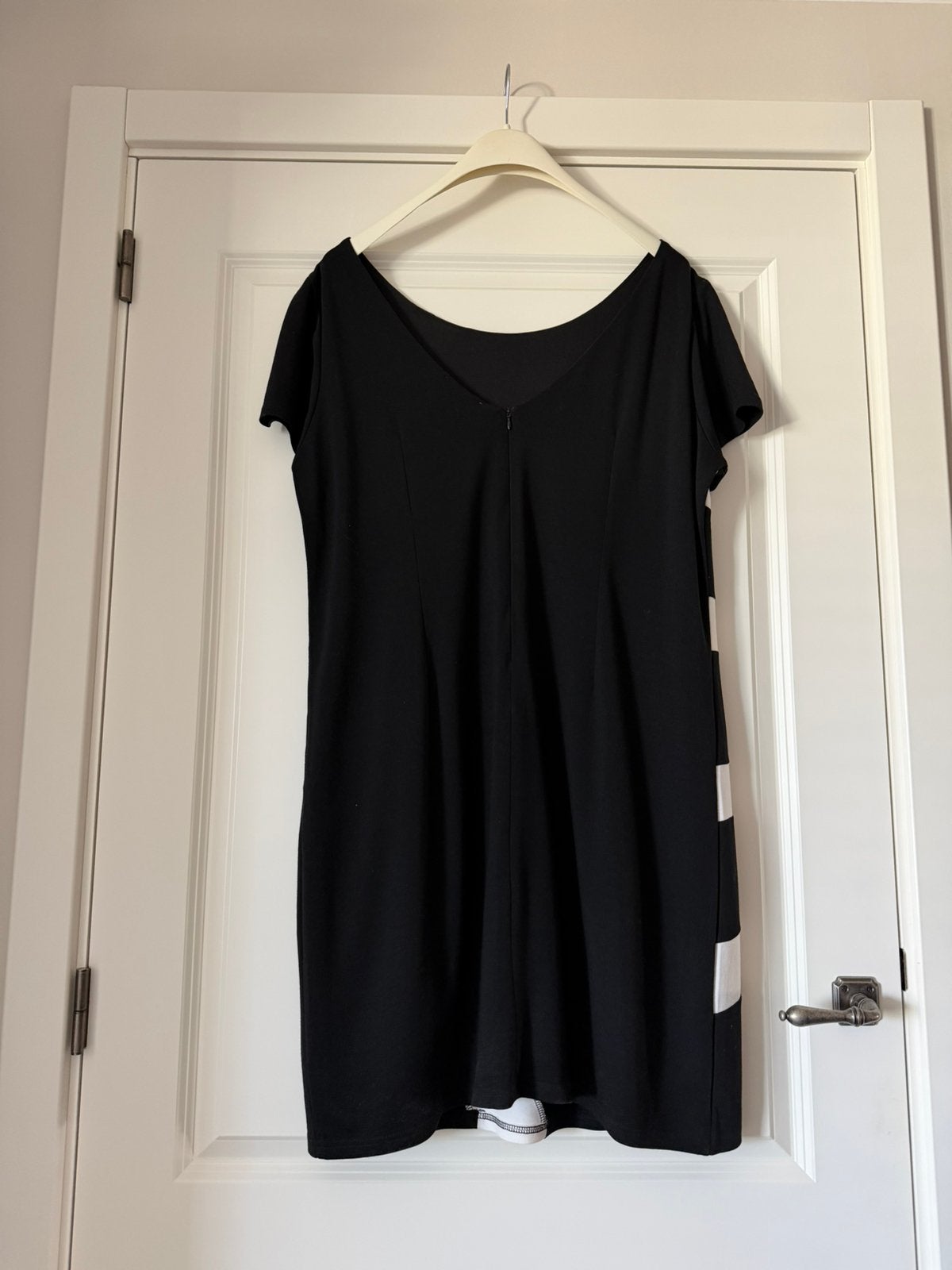 Te koop zwart/wit kleedje maat 46, Enlèvement, Comme neuf, Taille 46/48 (XL) ou plus grande, Blanc