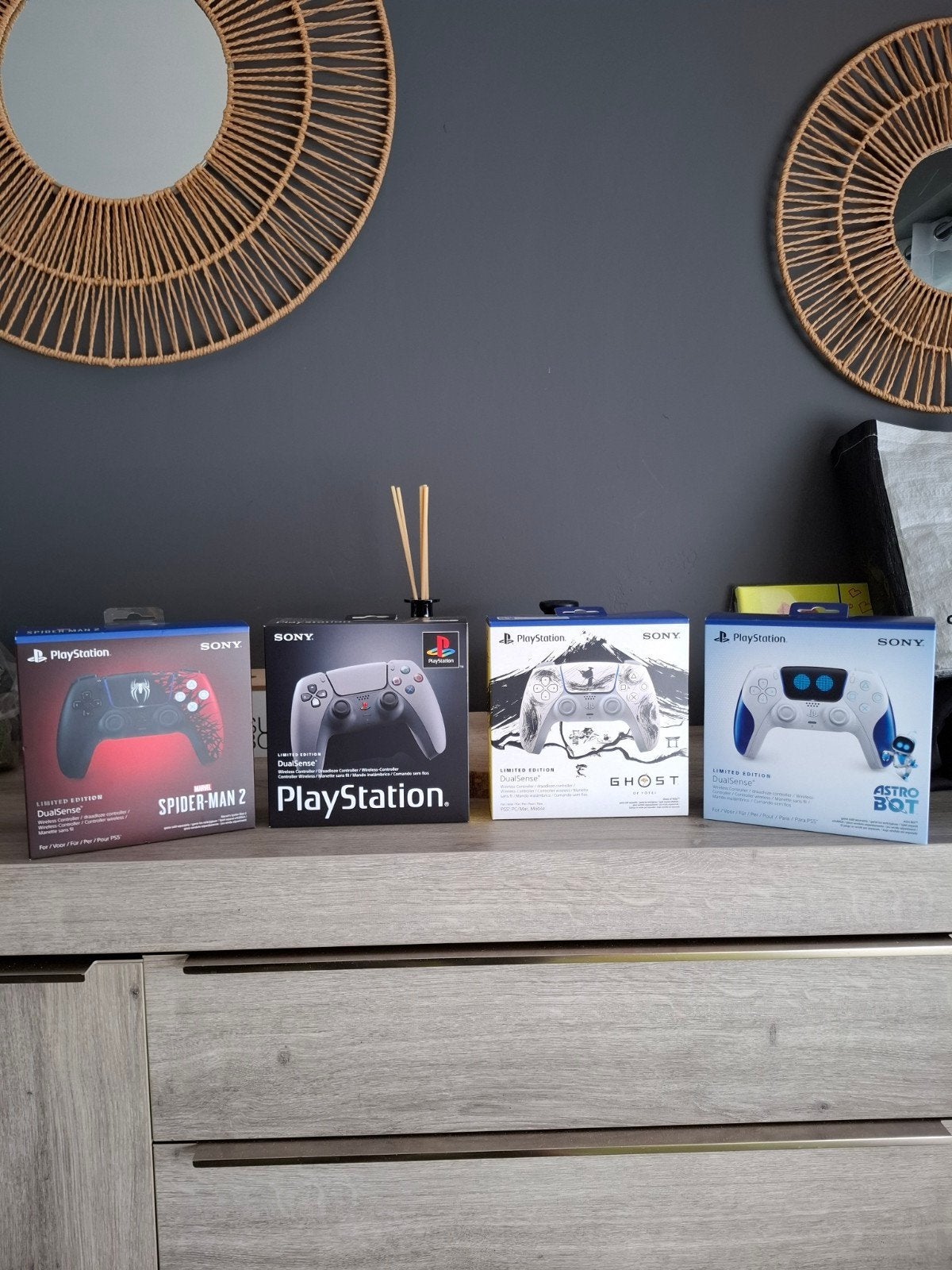 A vendre 4 manettes ps5 neuve scellée édition limitée, Enlèvement, Neuf, Playstation 5