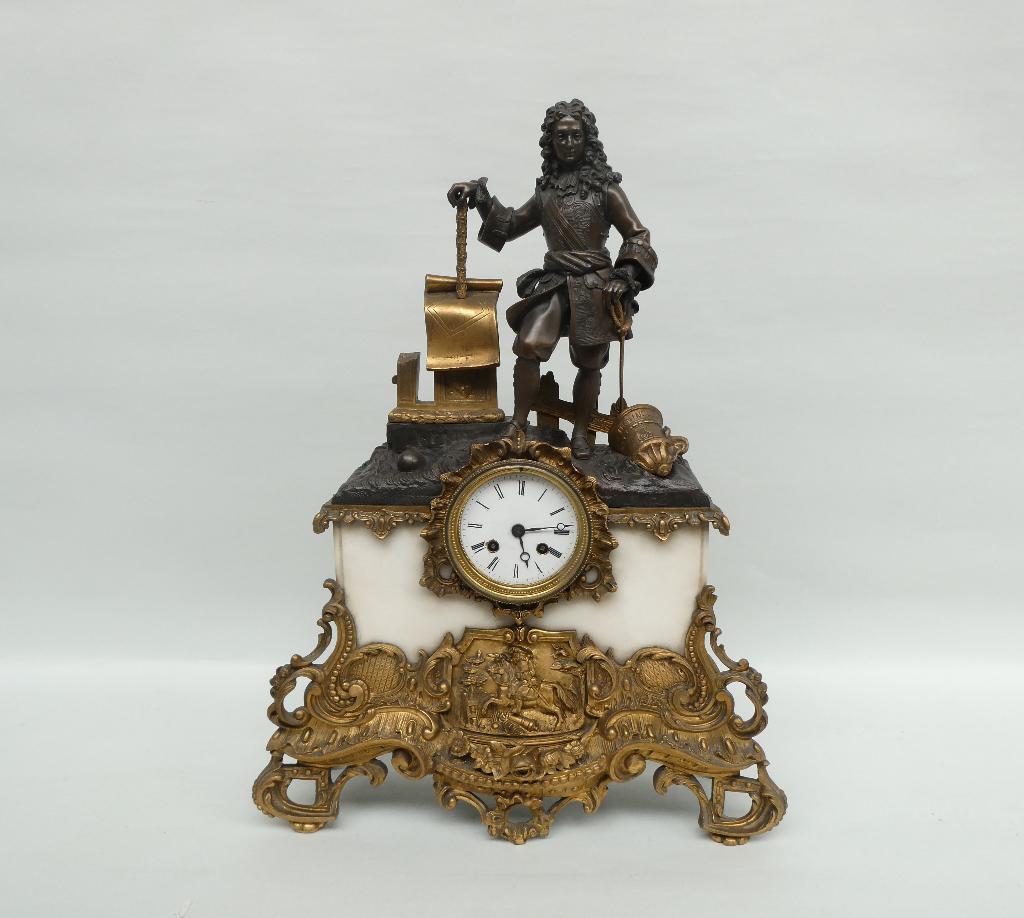 Antieke schouwklok met bronzen beeld en andere items, Antiek en Kunst, Antiek | Klokken, Ophalen