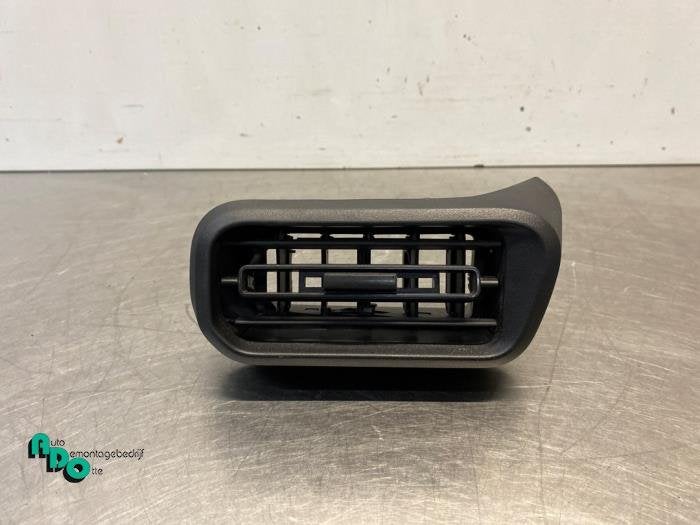 Grille aération tableau de bord d'un Citroen Berlingo (Berl, -, 3 mois de garantie, Utilisé, -