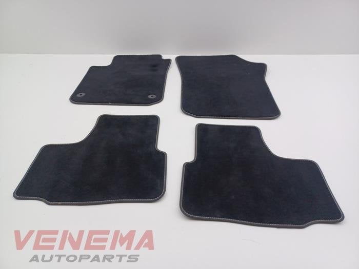 Matten Set van een Volkswagen UP, Gebruikt, -, Volkswagen, -