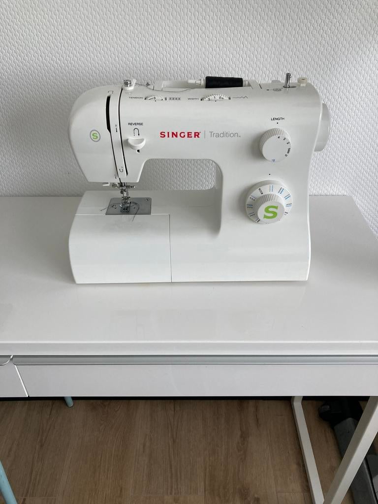 Naaimachine, Ophalen, Zo goed als nieuw, Naaimachine, Singer