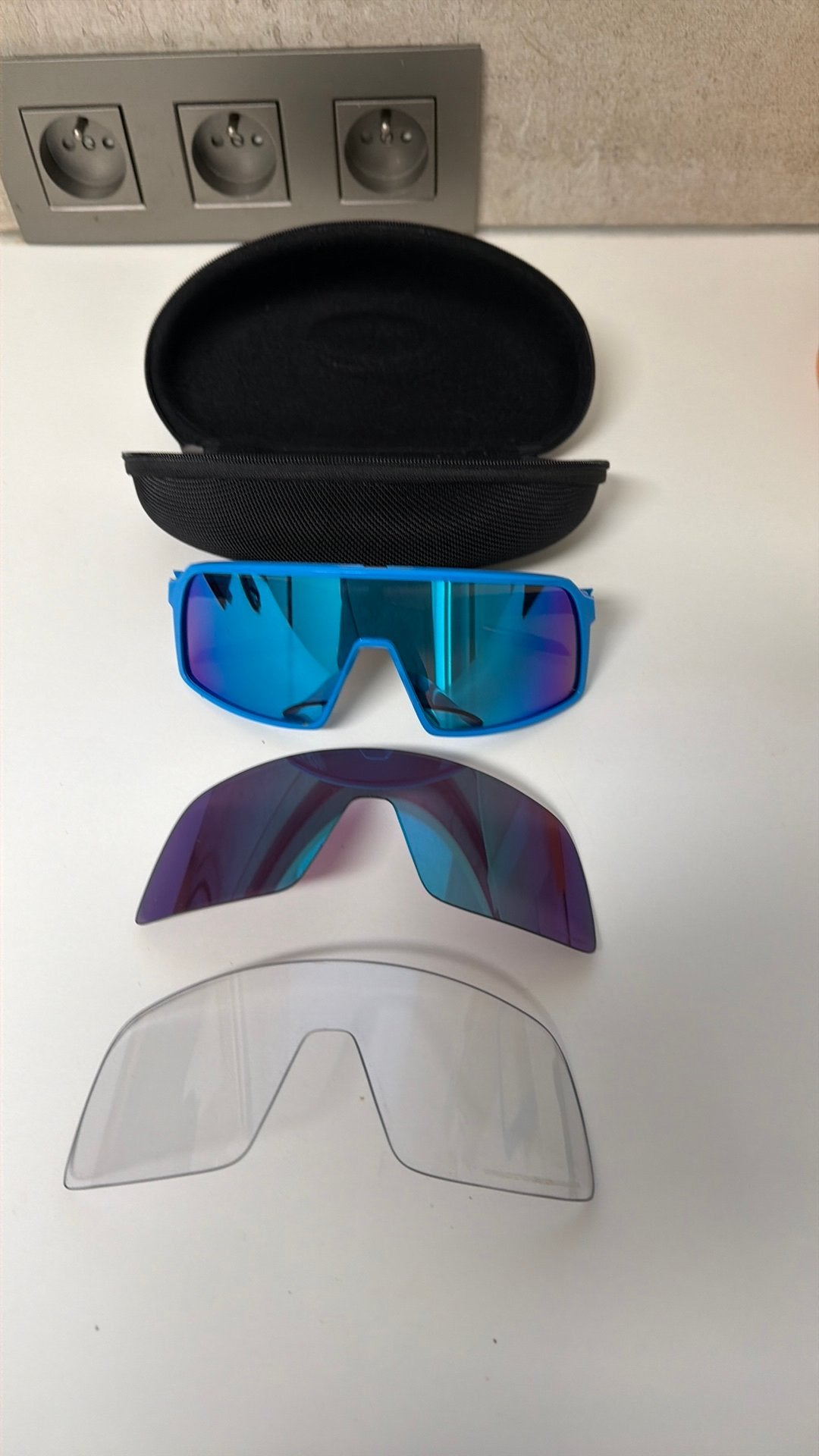 Oakley sutro blauw met 3 lenzen ., Ophalen, Blauw, Zo goed als nieuw, Oakley