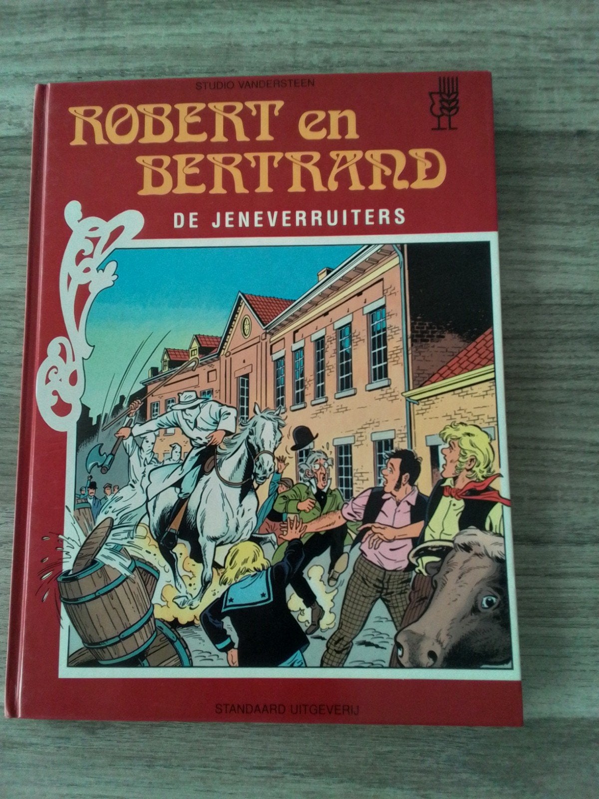 Robert en bertrand de jeneverruiters HC, Boeken, Stripverhalen, Ophalen of Verzenden, Gelezen