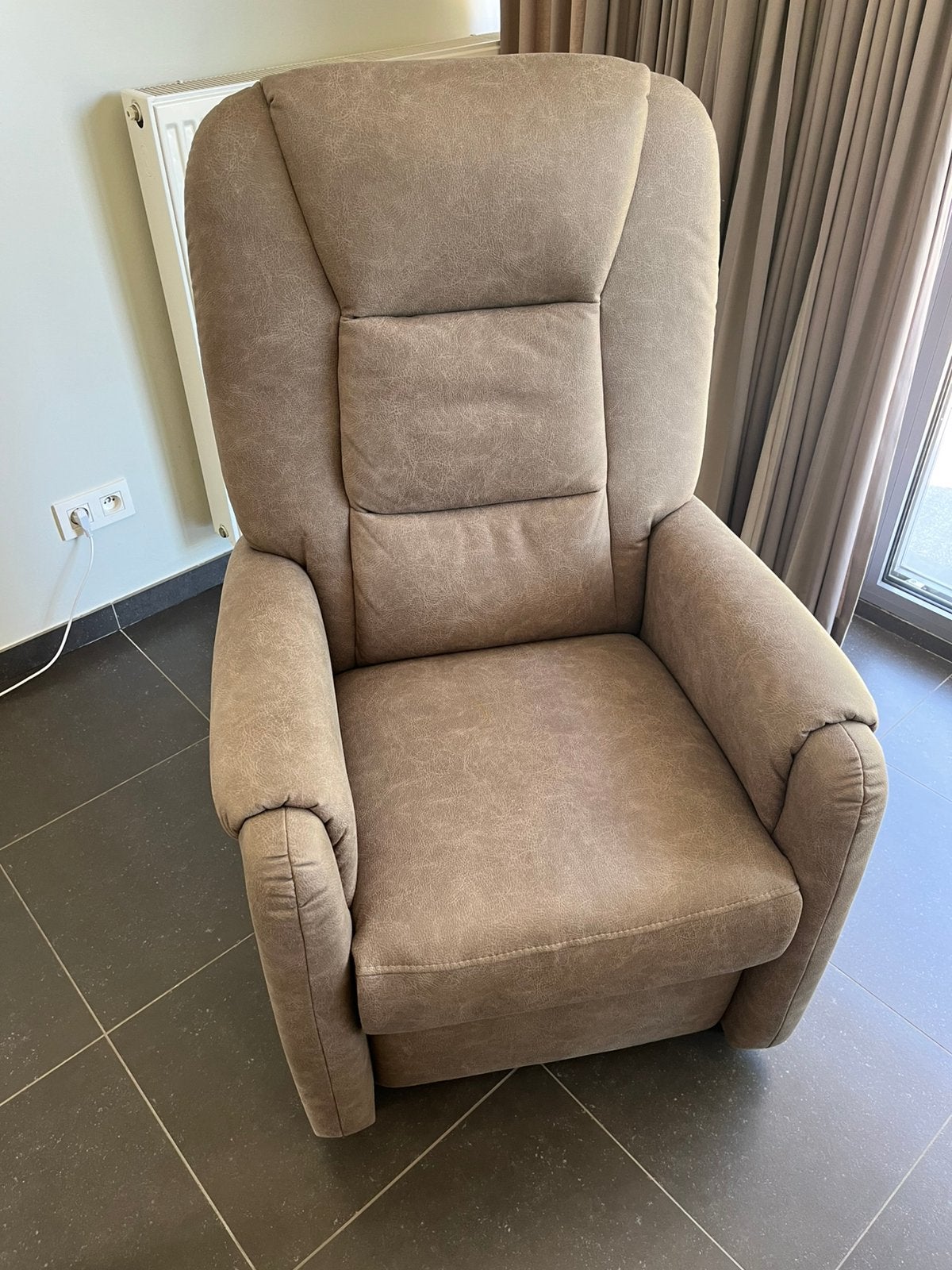Elektrische relaxzetel, Huis en Inrichting, Ophalen, 75 tot 100 cm, Zo goed als nieuw, Leer