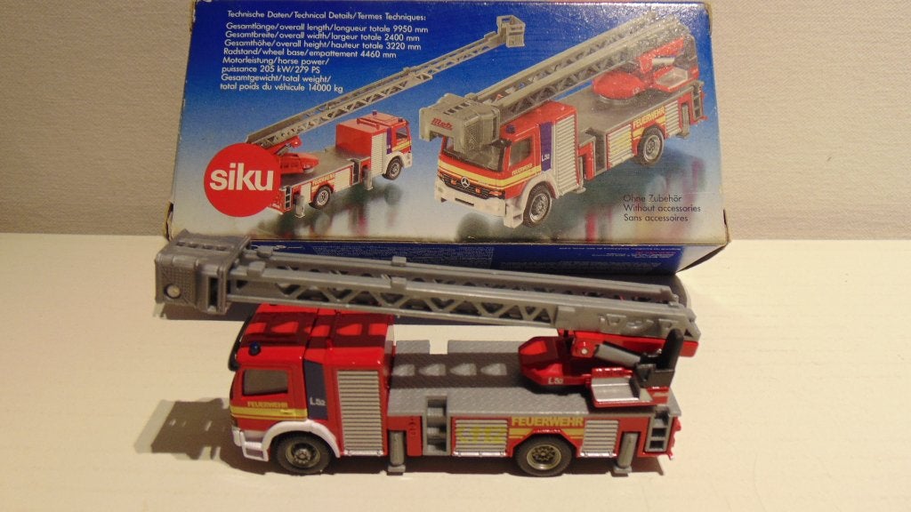 Model metalen brandweerwagen Siku - 1/87, Hobby en Vrije tijd, Modelauto's | 1:87, Ophalen of Verzenden, Zo goed als nieuw, Bus of Vrachtwagen