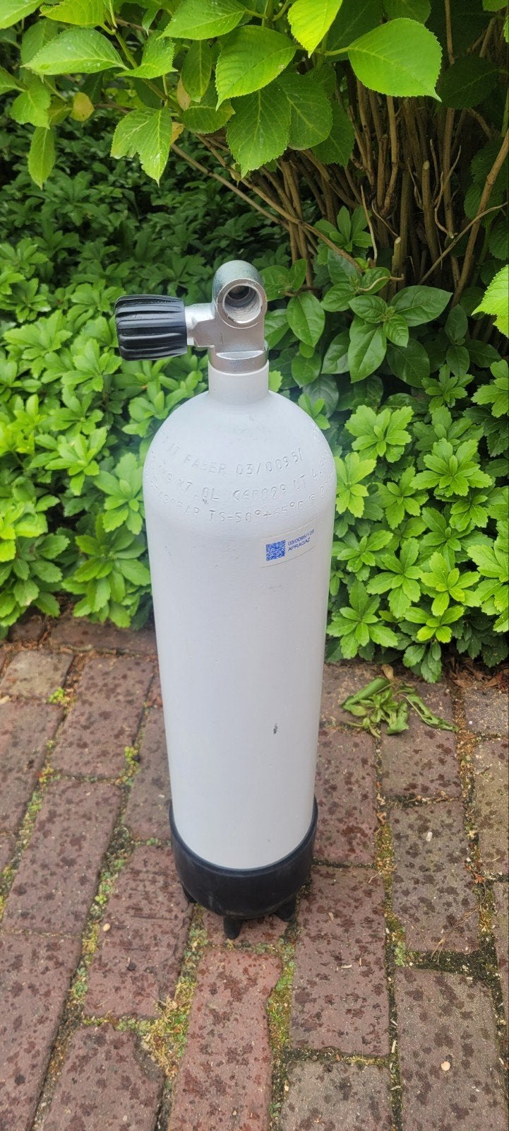Bouteille de plongée 7 litres 300 bar nouvelle couleur, Sports nautiques & Bateaux, Plongée, Enlèvement, Bouteille de plongée