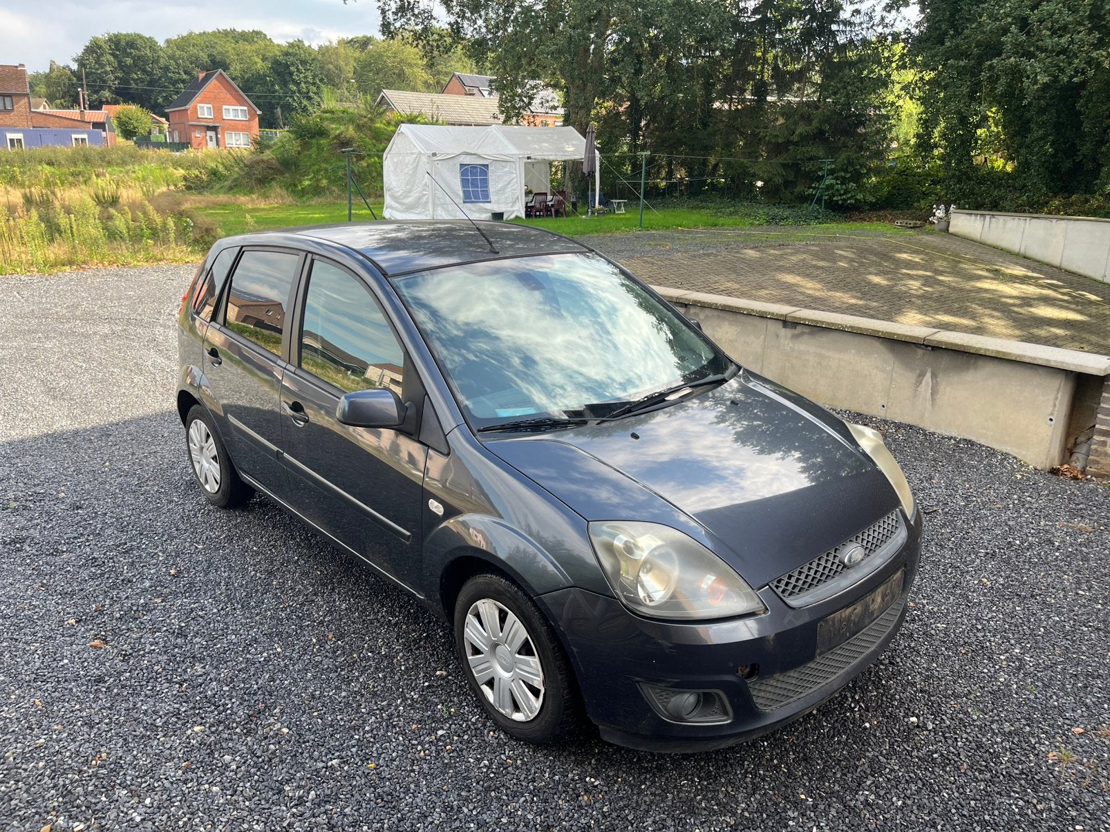 Ford fiesta 1.4 benzine start en rijdt, Autos, Argent ou Gris, Achat, 5 portes, 5 places