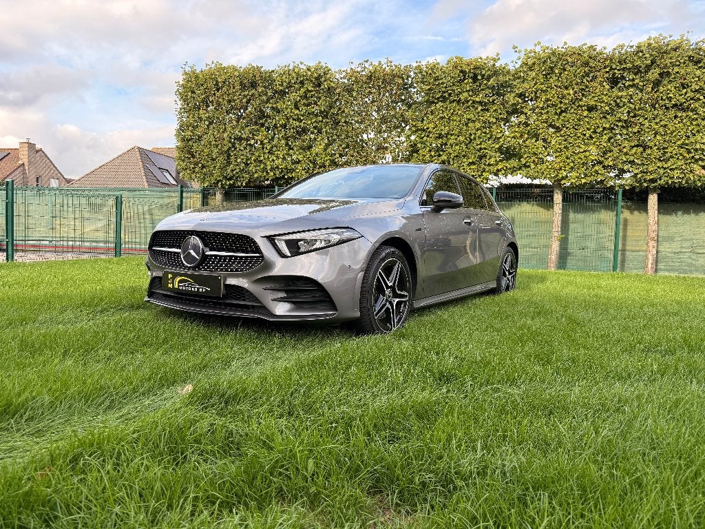 MERCEDES A 250e AMG Plug in Hybrid Alcantara BTW Wagen, Autos, Mercedes-Benz, Achat, Entreprise, Carnet d'entretien, Alcantara