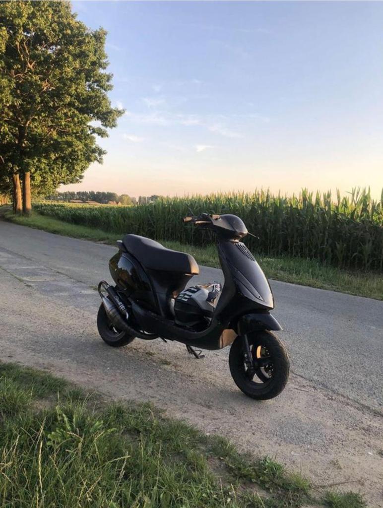 Piaggio Zip 70cc stage 6 – project / start niet, Fietsen en Brommers, Scooters | Piaggio, Ophalen, Tweetakt, Zo goed als nieuw