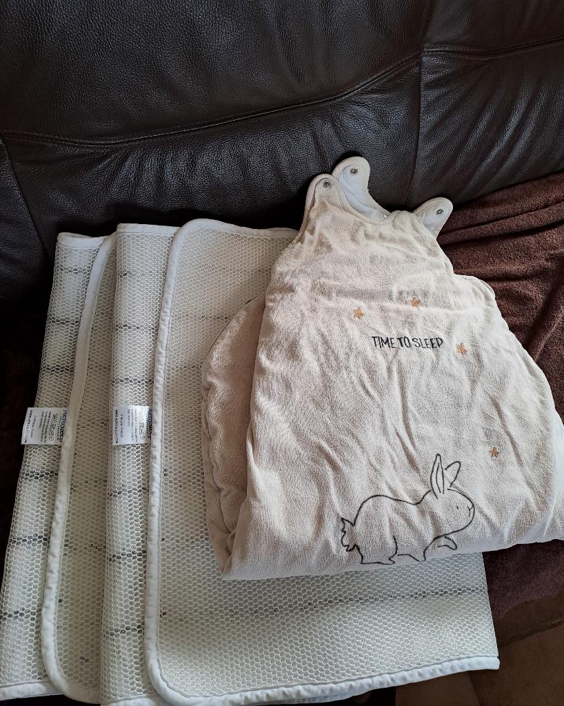 2 aerosleep matrasbeschermers NIEUWSTAAT + slaapzak, Jongetje of Meisje, Wit, Overige typen, Ophalen of Verzenden