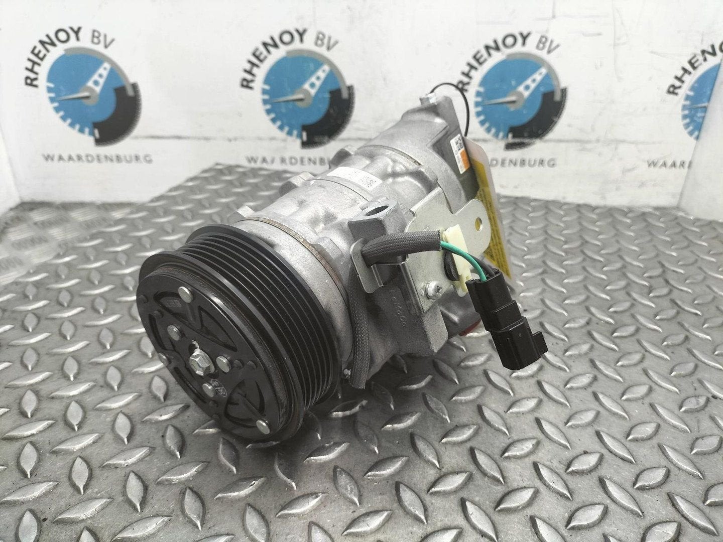 FORD TRANSIT COURIER 15TDCI Trend AIRCO COMPRESSOR / AIRCOPO, Ophalen of Verzenden, Gebruikt, ARN erkend