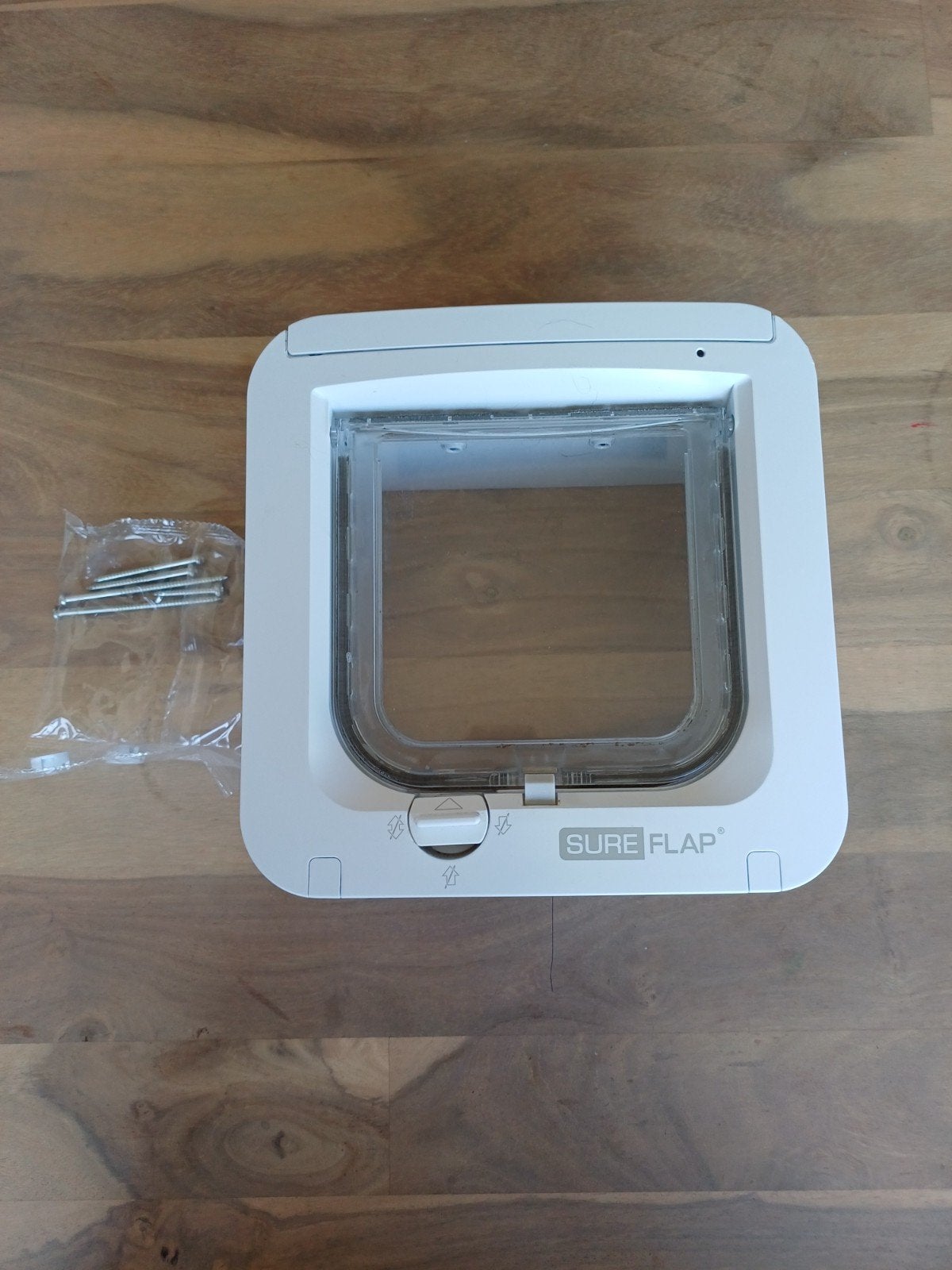 Sureflap microchip kattenluik, Animaux & Accessoires, Accessoires pour chats, Enlèvement