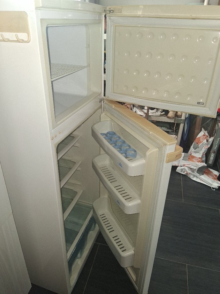 Frigo Beko, Classe énergétique A ou plus économe, Avec compartiment congélateur, Utilisé, 45 à 60 cm