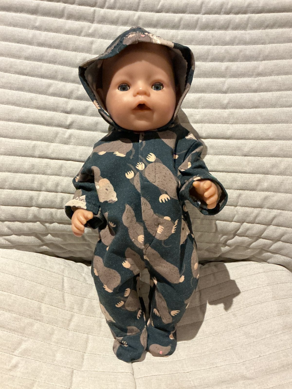 216. Babyborn: Nieuwe blauwe onesie met molletjes, Ophalen of Verzenden, Nieuw, Babypop