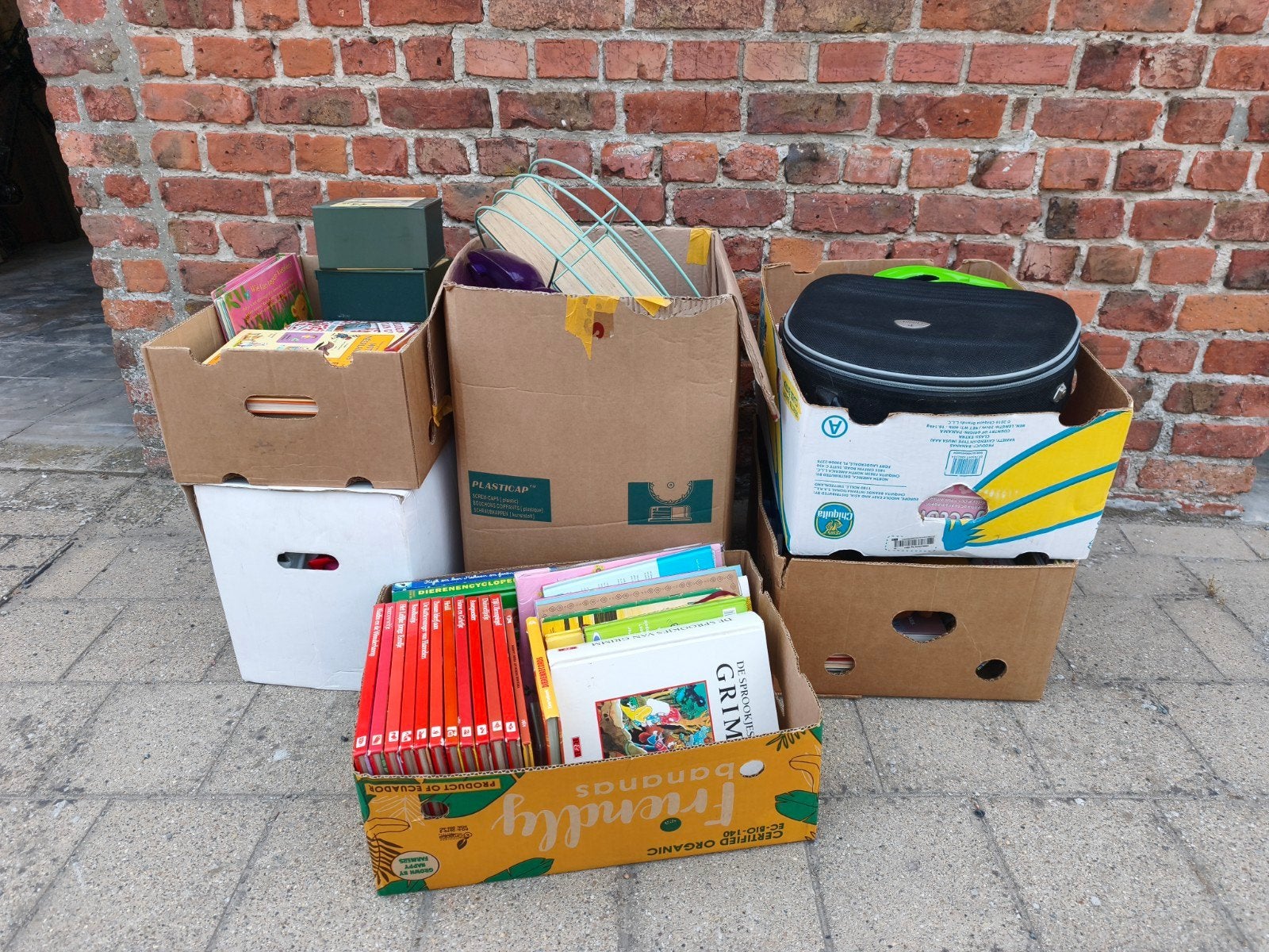 gratis dozen voor rommelmarkt, Ophalen