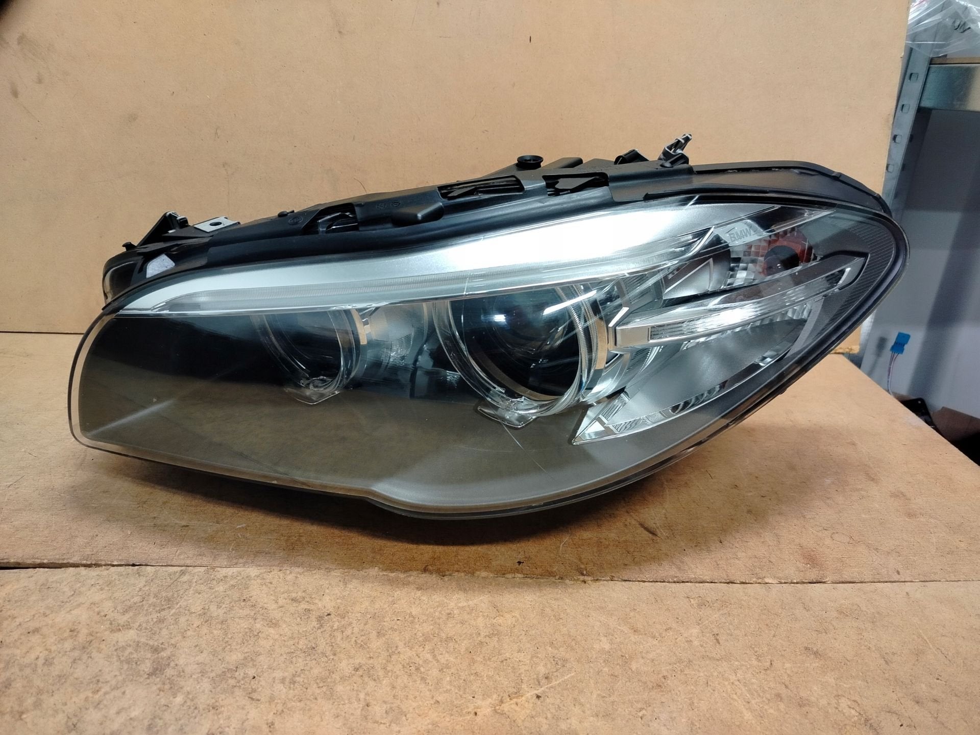 BMW F10 Achterlicht Links 7317131, Petuelring 130
80788  Munich, DE, Gebruikt, Info@bmw.de, BMW