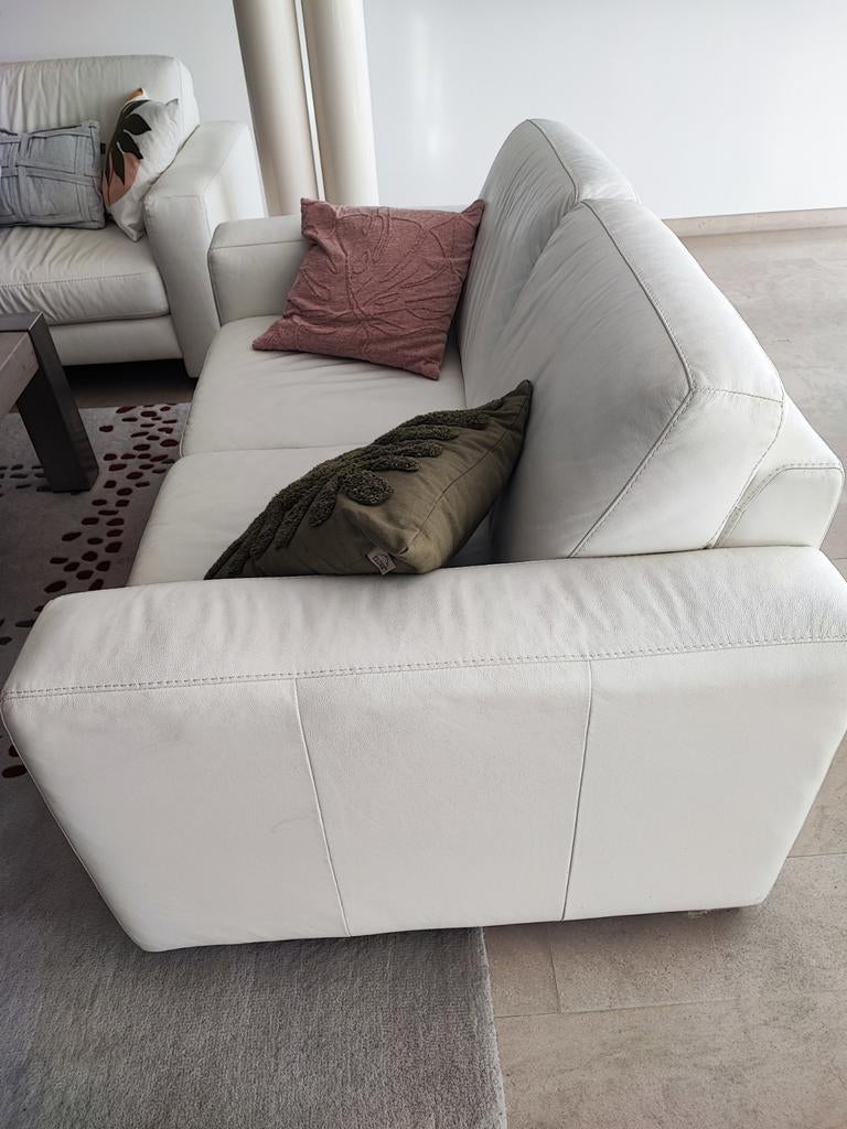 Witte leder salon, Ophalen