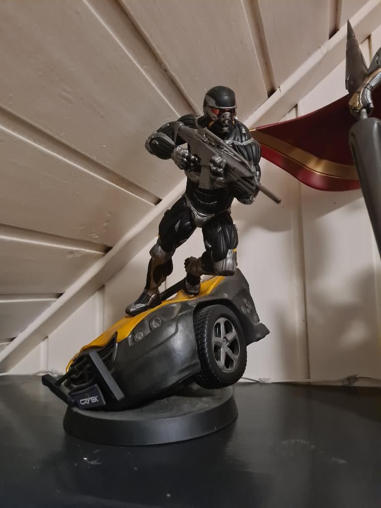 Crysis Statue Statue & LED Verlichting, Enlèvement, Utilisé