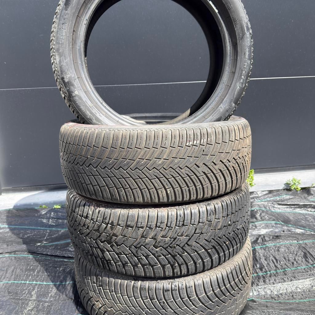 Pneu Pirelli All Season SF2 215/50 R18, Autos : Divers, Pièces de sport automobile, Comme neuf, Enlèvement