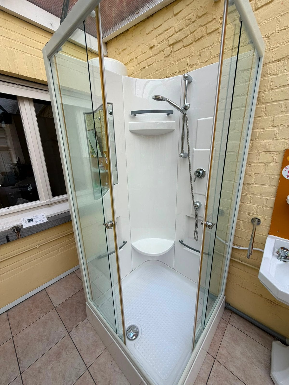 Vrijstaande douche en goede staat met boiler  - Van Marcke, Ophalen, Gebruikt