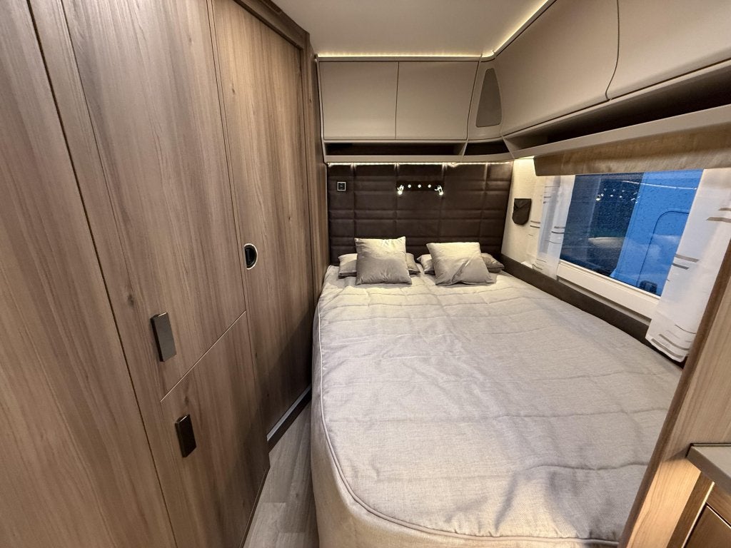 Kabe Imperial 560 XL, Caravans en Kamperen, Caravans, Rondzit, Bedrijf, Kabe, 6 tot 7 meter