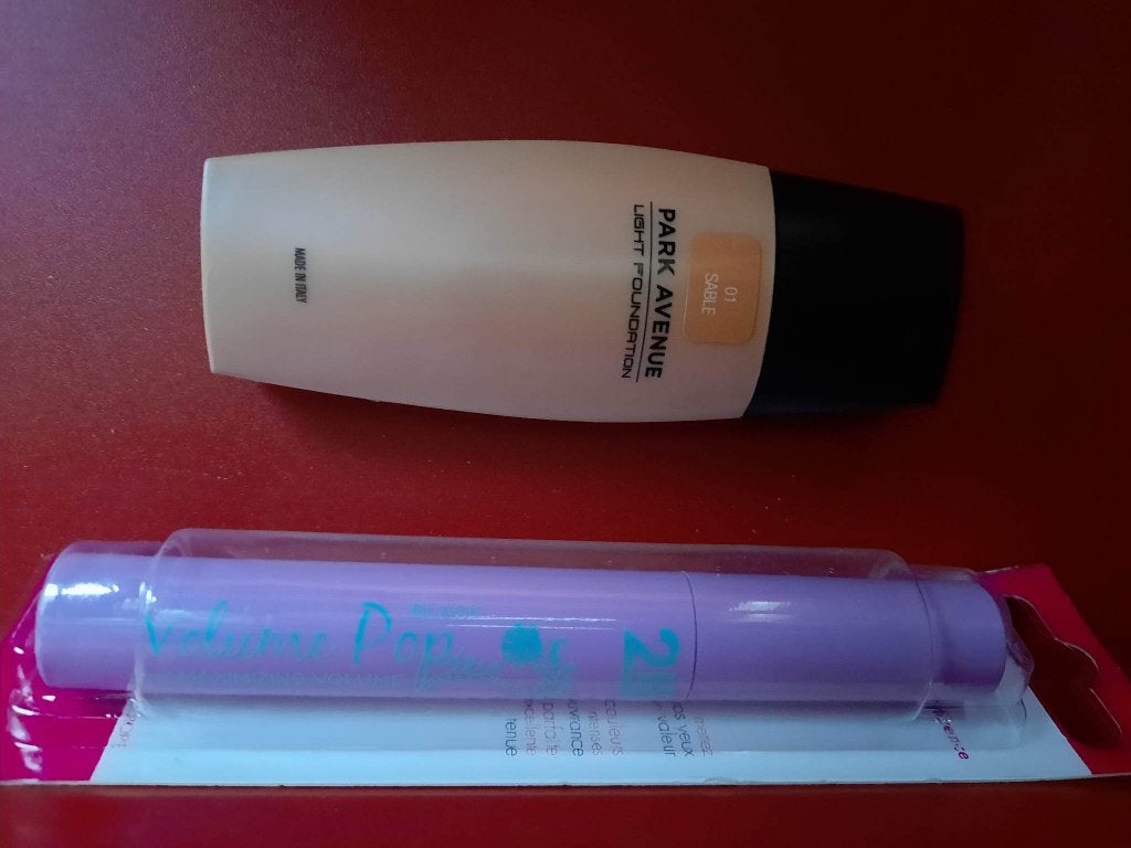 2B zwarte mascara + Park Avenue vloeibare fond de teint, Gehele gezicht, Beige, Nieuw, Ophalen of Verzenden
