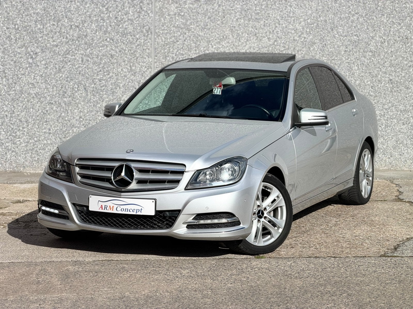Mercedes-Benz C180 CGI AvantGarde Toit/auto/Garantie 12 Mois, Auto's, Zwart, Leder en Stof, Bedrijf, Berline