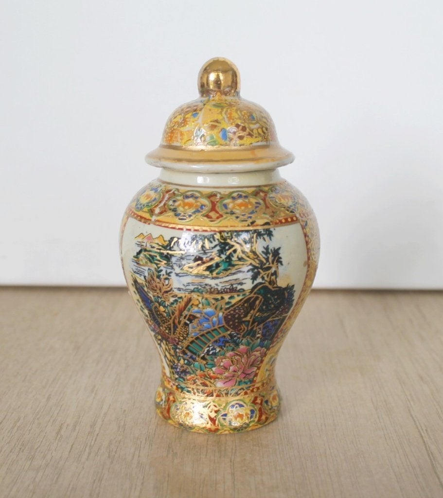 Bocal à gingembre japonais de style Satsuma/Temple Jar 1960, Enlèvement ou Envoi, Relief