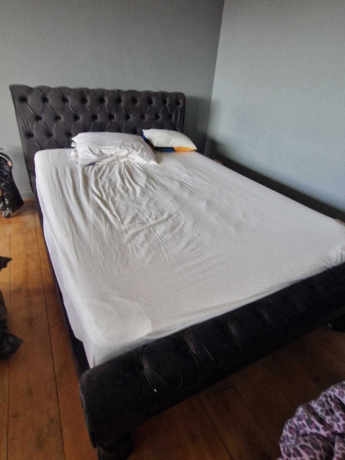 zwart fluwelen bed met Emma matras 140x200, Ophalen, Zwart, 200 cm, 140 cm