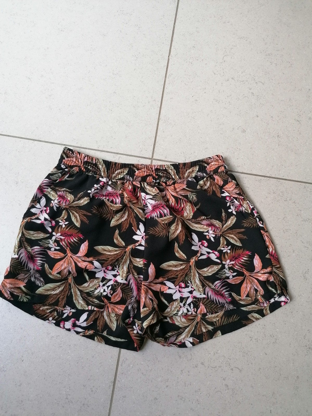 Only short, dames. mt 38, Vêtements | Femmes, Culottes & Pantalons, Enlèvement ou Envoi, Taille 38/40 (M)