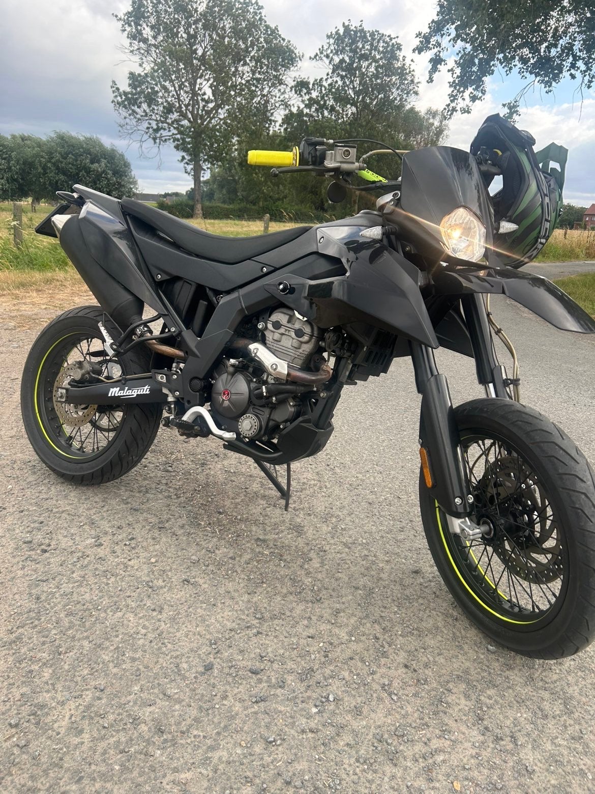 Supermoto 125cc malaguti, Vélos & Vélomoteurs, Cyclomoteurs | Derbi, Enlèvement, Comme neuf