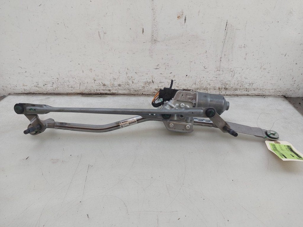 RUITENWISSER MECH + MOTOR BMW 1 serie (F40) (01-2019/-), Robert Bosch AG, Gebruikt, BMW, Robert-Bosch-Allee 1
74232  Abstatt, DE