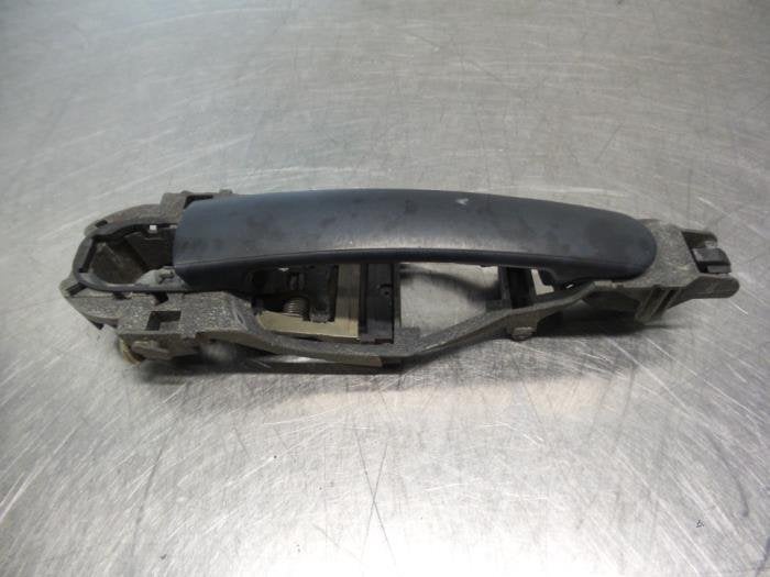 Poignée portière 4portes avant gauche d'un Volkswagen Polo, Volkswagen, -, Utilisé, -