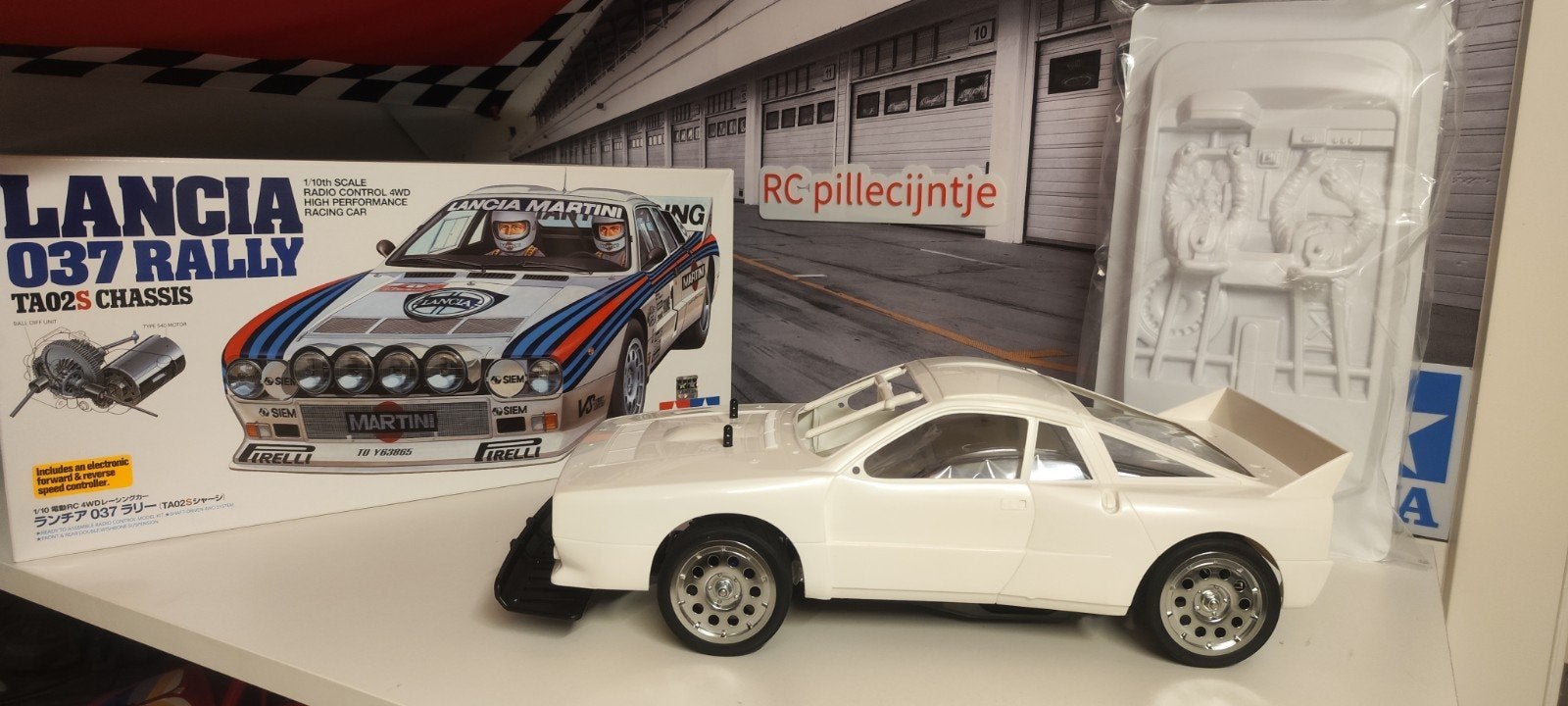 Tamiya Lancia Delta 037 ta02 neuve

La voiture est complètem, Enlèvement ou Envoi