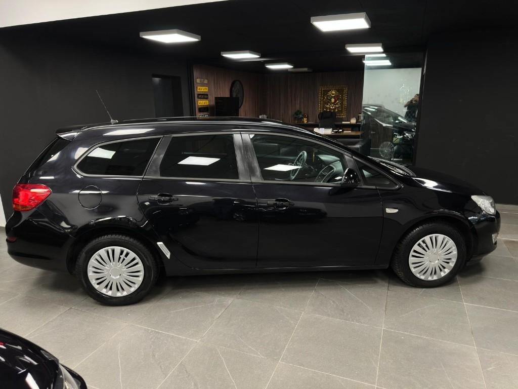 OPEL ASTRA 1.6 LITER BENZINE/2011/TOP STAAT, Auto's, Bluetooth, Euro 5, 1600 cc, Zwart