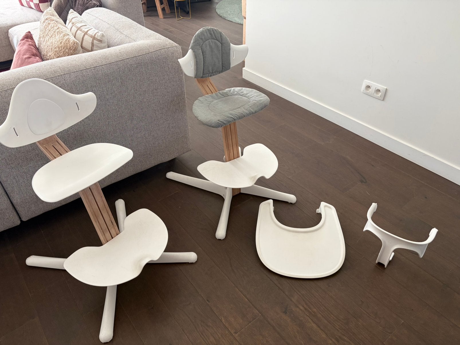 Stokke Nomi kinderstoelen, incl. accessoires, Ophalen, Gebruikt, Meegroeistoel, Afneembaar eetblad