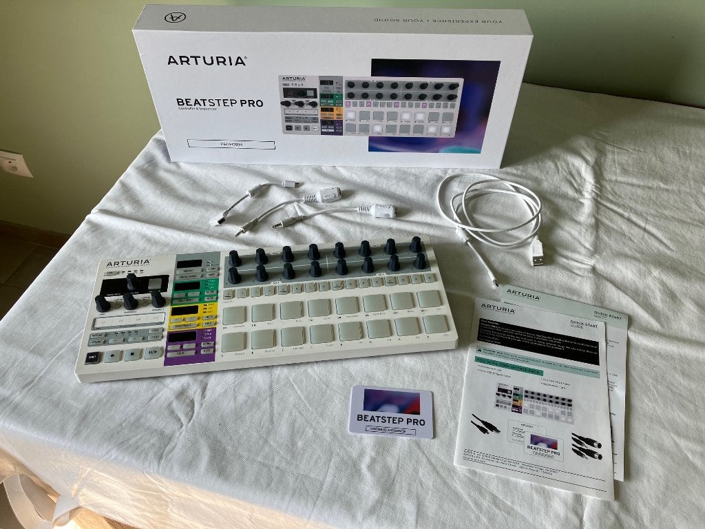 Arturia Beatstep Pro hardware sequencer en controller, Muziek en Instrumenten, Midi-apparatuur, Ophalen, Zo goed als nieuw